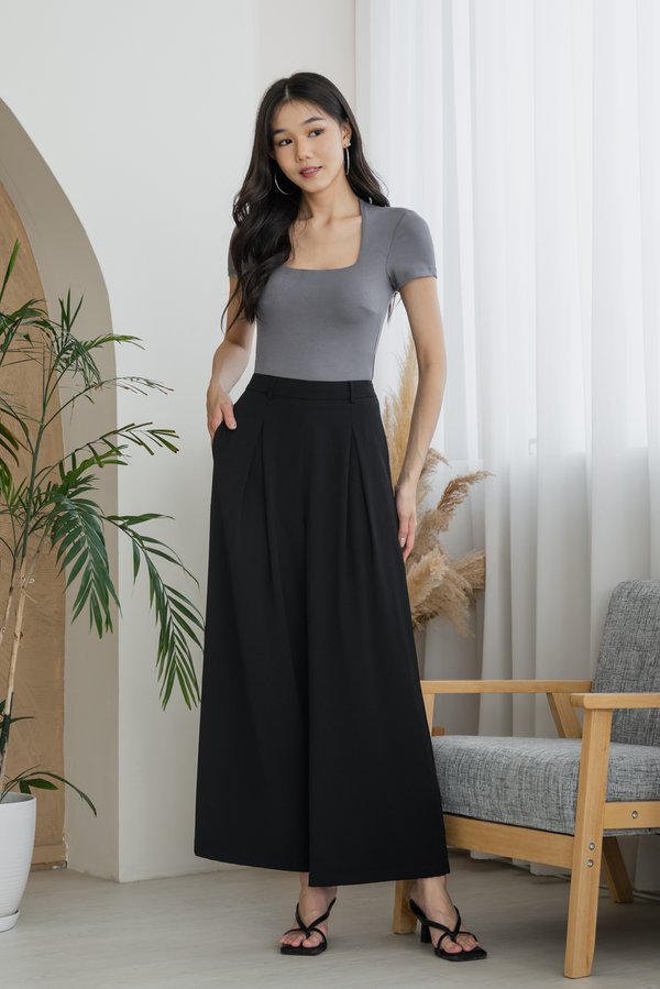 Ember Pleated Wide Leg Pants (Black) Ember Pleated Wide Leg Pants (Black)