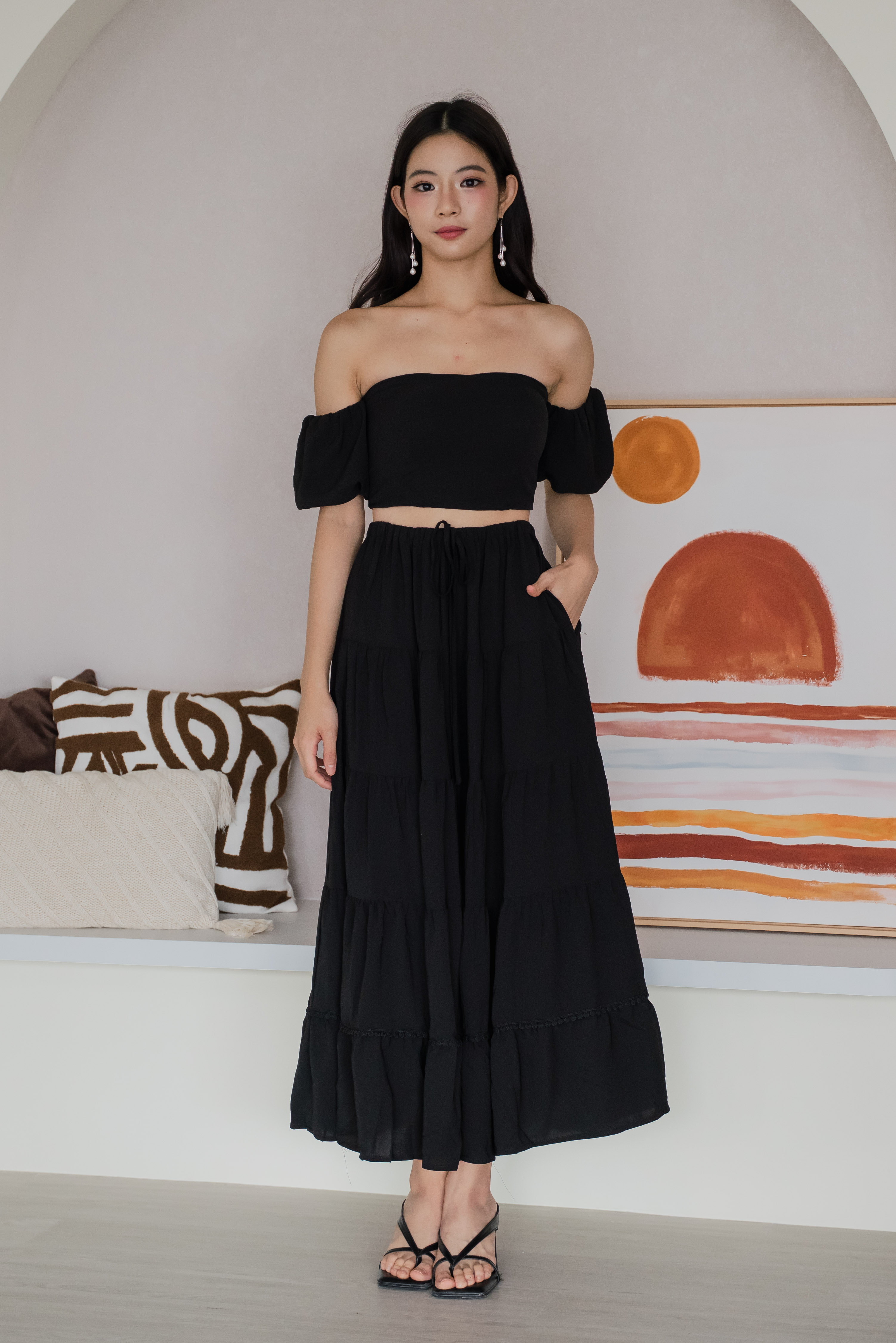 Fianna Scallop Trim Tiered Midi Skirt (Black) | Carrislabelle