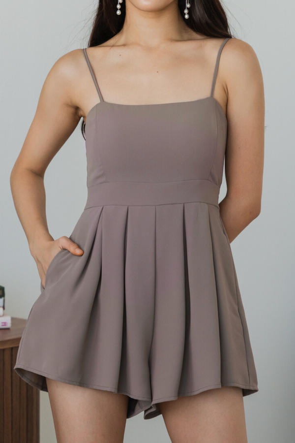 Lazier Pleated Romper (Cocoa/BackZip)