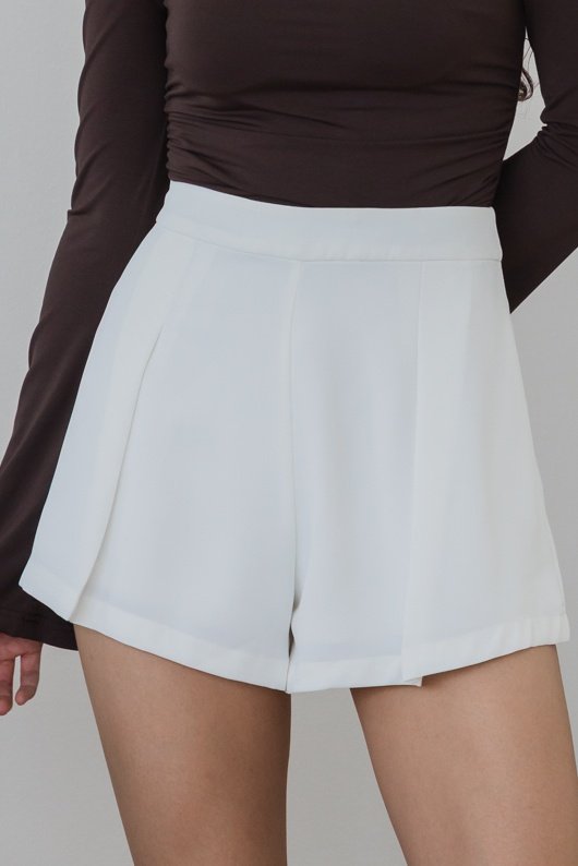 Livia Pleated Shorts (White)
