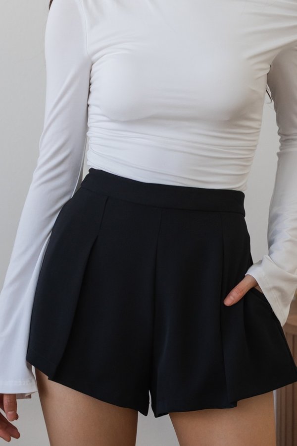 Livia Pleated Shorts (Black)