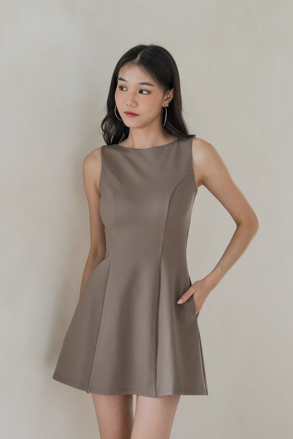 *Premium Luxe* Aeiris Padded Boat Neck Romper Dress (Taupe Greige) *Premium Luxe* Aeiris Padded Boat Neck Romper Dress (Taupe Greige)