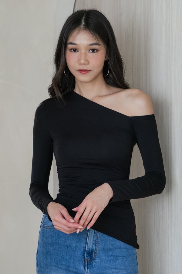 Shivan One Shoulder Long Sleeve Padded Top (Black)