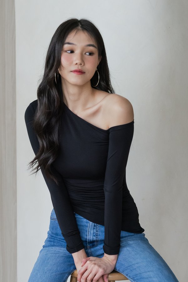 Shivan One Shoulder Long Sleeve Padded Top (Black)