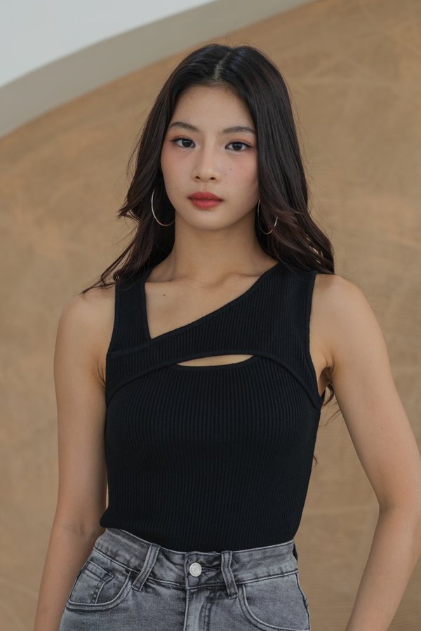 Aymi Asymmetrical Knit Top (Black)