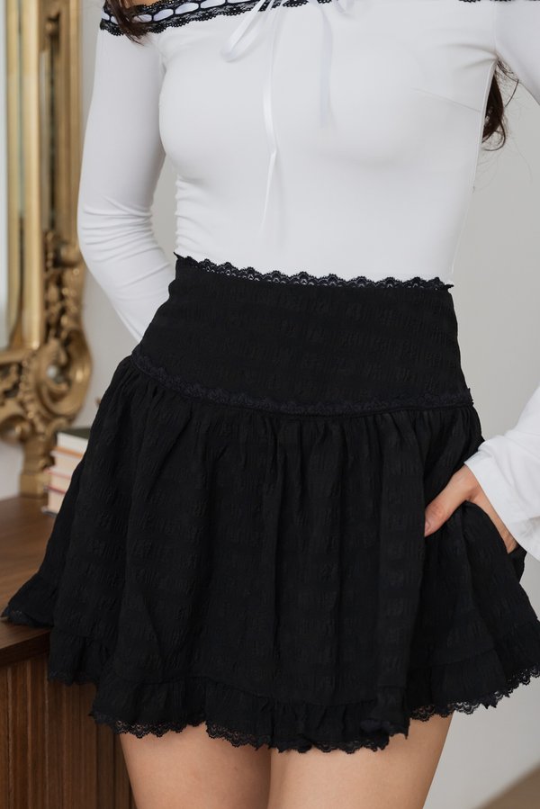 Venia Lace Skorts (Black)