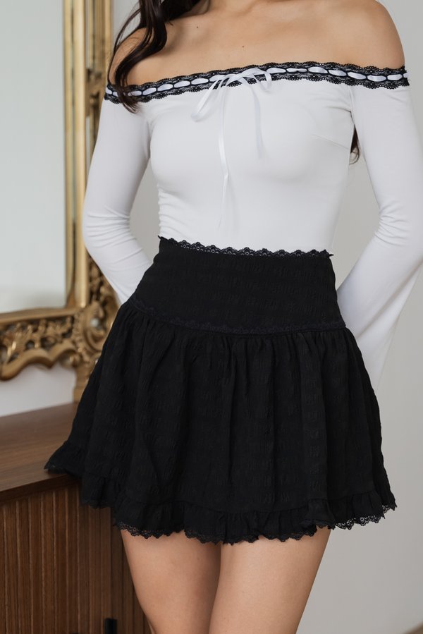 Venia Lace Skorts (Black)