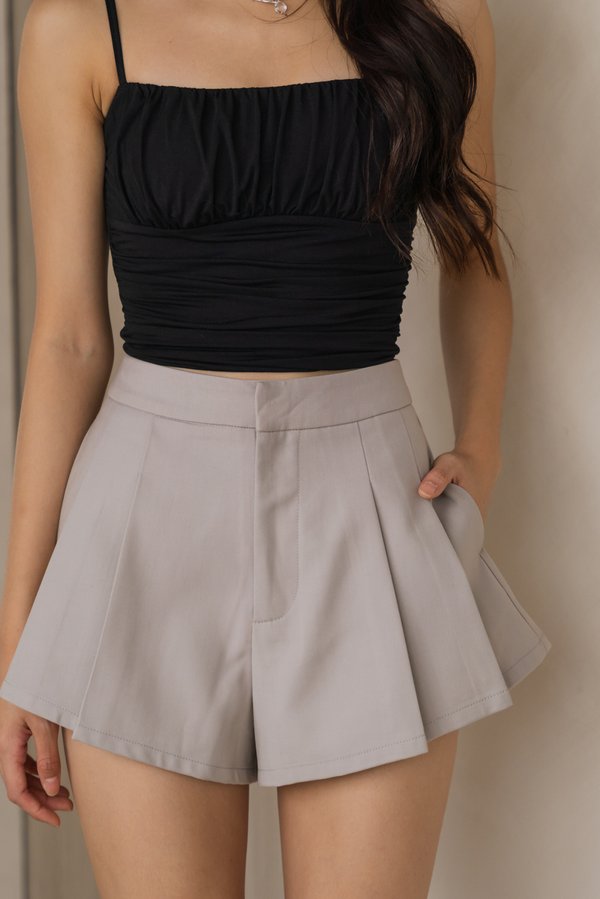 Edenne Pleated Shorts (Khaki)