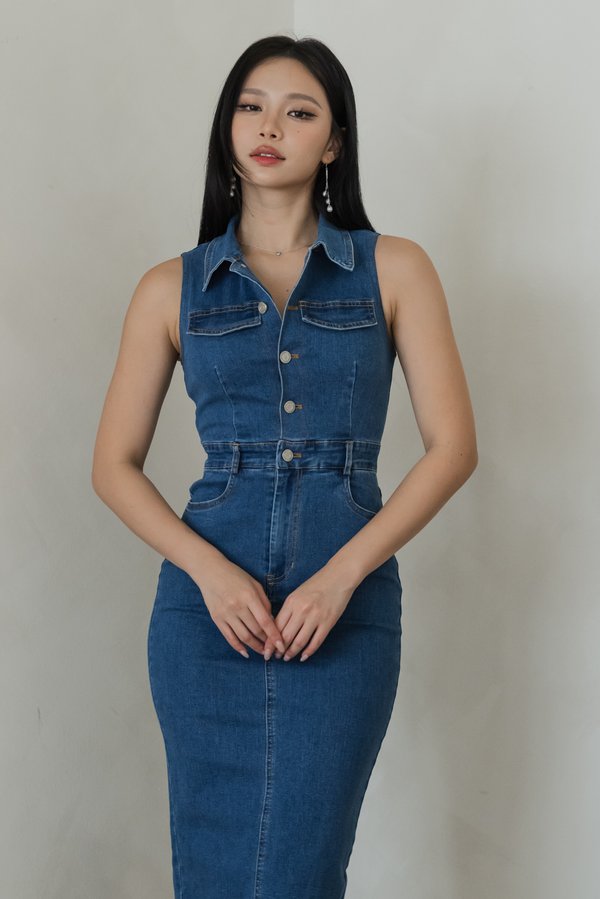 Novir Button Padded Denim Dress (Mid Wash)