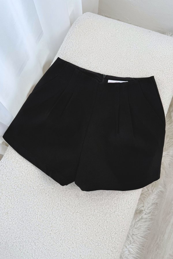 Kylie Panel Shorts (Black)