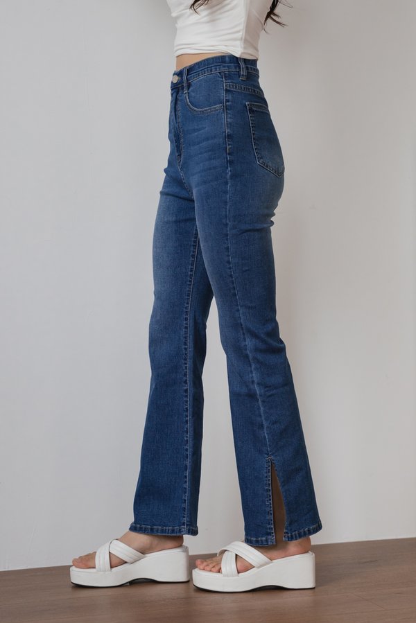 Holly Slit Hem Jeans (Medium Blue Wash) Holly Slit Hem Jeans (Medium Blue Wash)