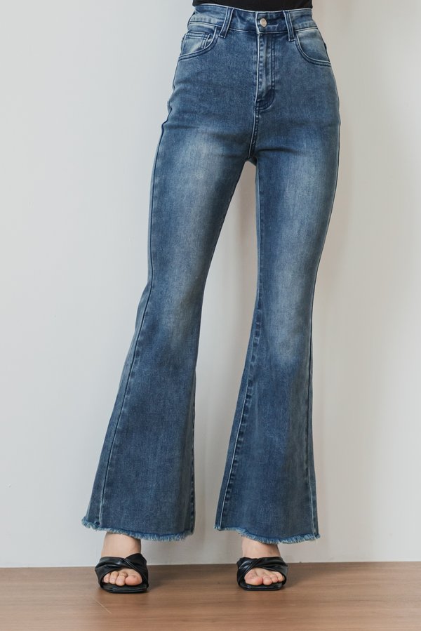 [PREORDER] Hailey Raw Hem Jeans V2