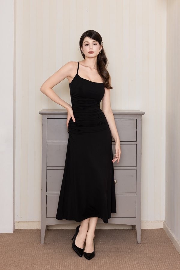 Bailey Scoop Neck Padded Dress (Black)