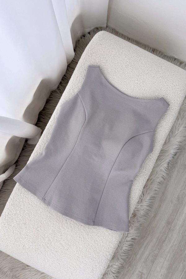 *Premium Luxe* Yuri Boat Neck Flare Padded Top