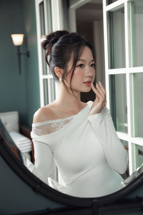 Kami Peekaboo Lace Padded Top