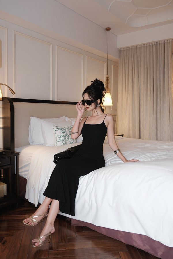 *Lite* Elle Square Neck Mermaid Midi Dress