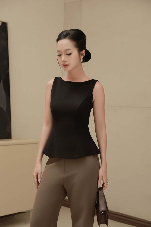 *Premium Luxe* Yuri Boat Neck Flare Padded Top