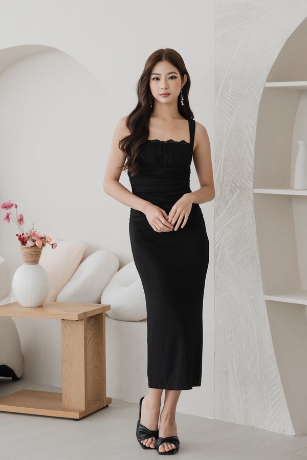 *Lite* Nyra Lace Ruched Padded Dress