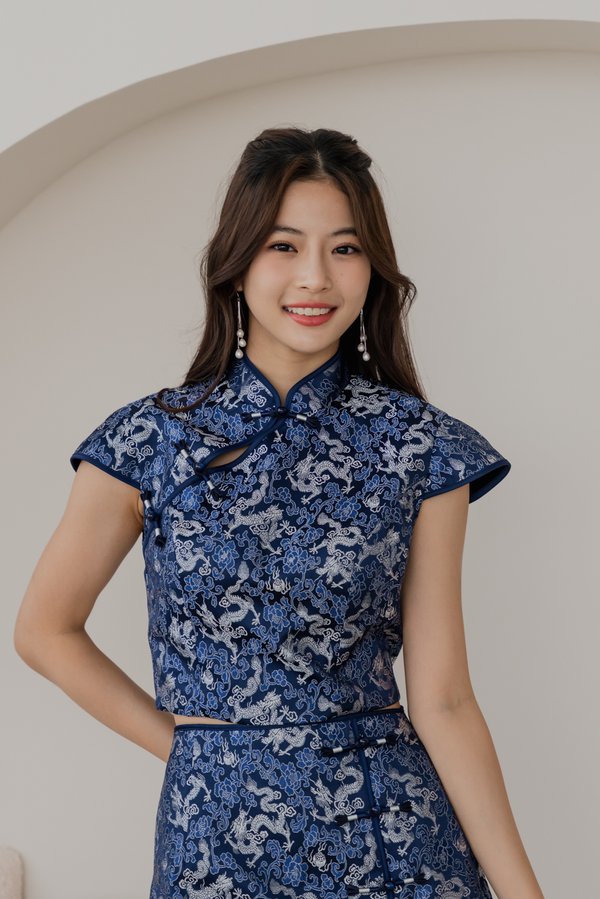 [DEFECT] Ya Embossed Cap Sleeve Padded Qipao Top (Dynasty Blue, L)