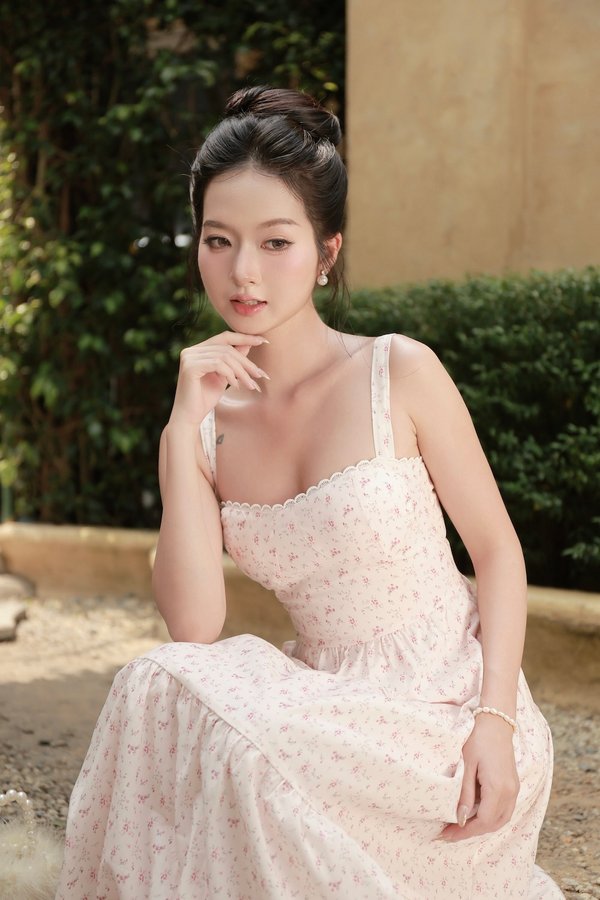 Selene Lace Midi Padded Dress