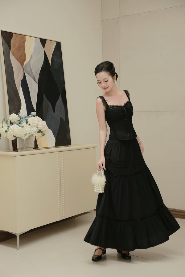 [DEFECT] Nova Crochet Maxi Skirt (Black, S)