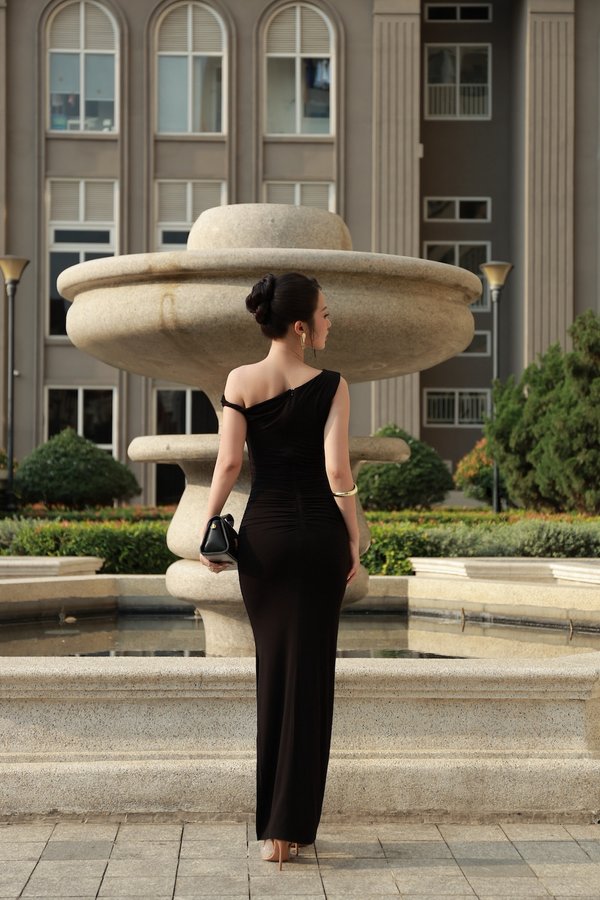 Kora One Off Shoulder Padded Maxi Dress