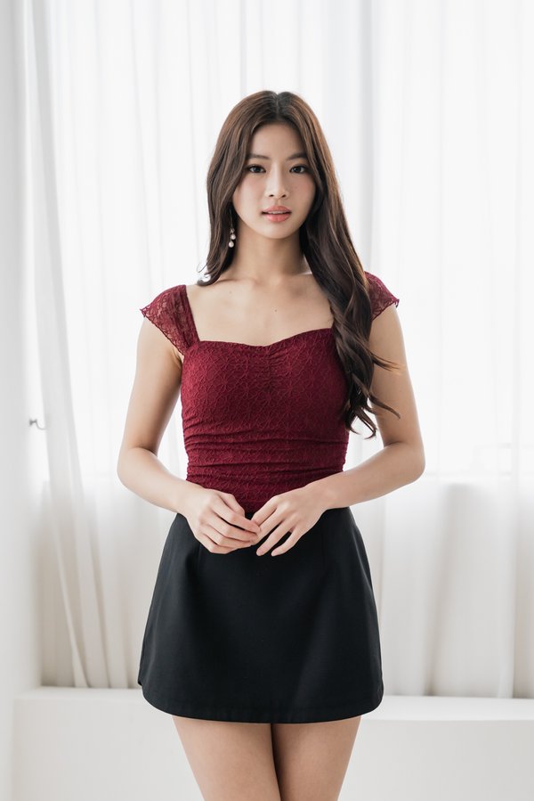 Tami Flower Lace Padded Top