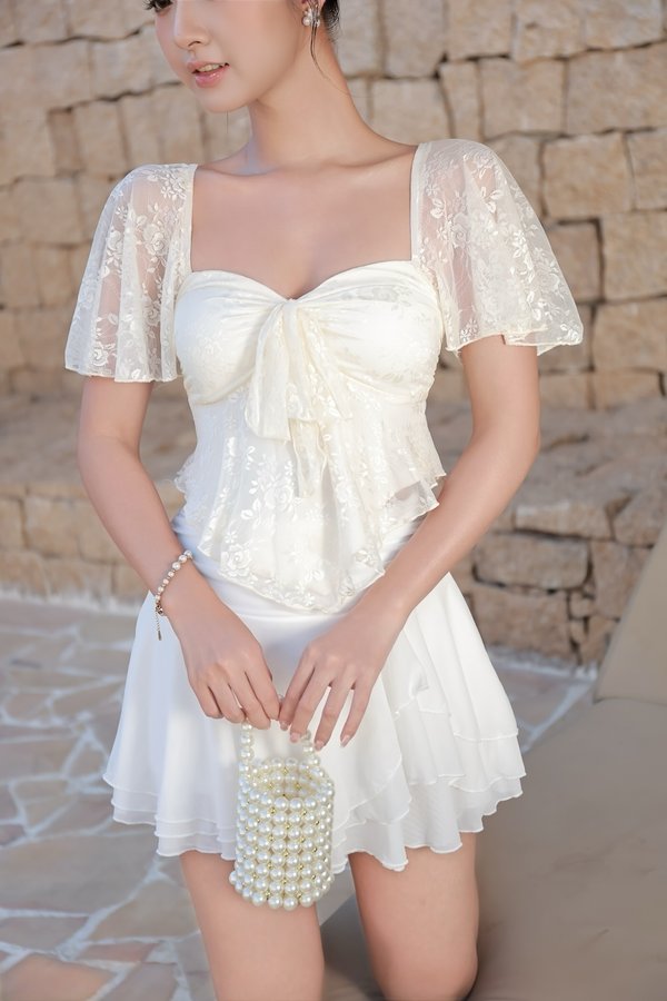 [Sleeved] Hera Lace Self Tie Padded Top