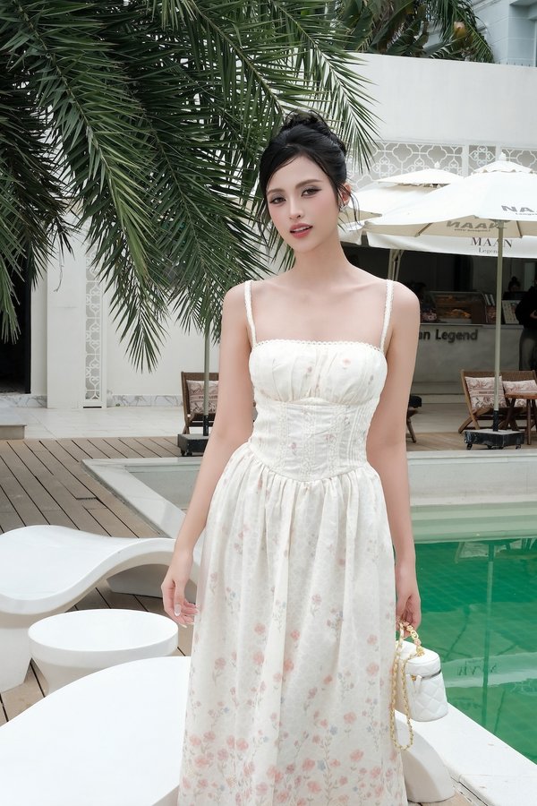 Daisy Lace Maxi Dress