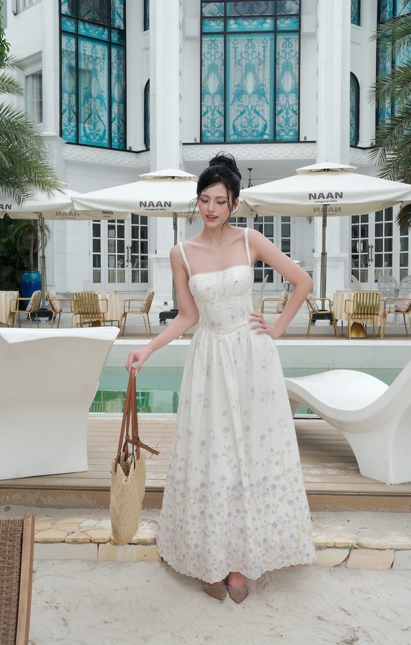 Daisy Lace Maxi Dress