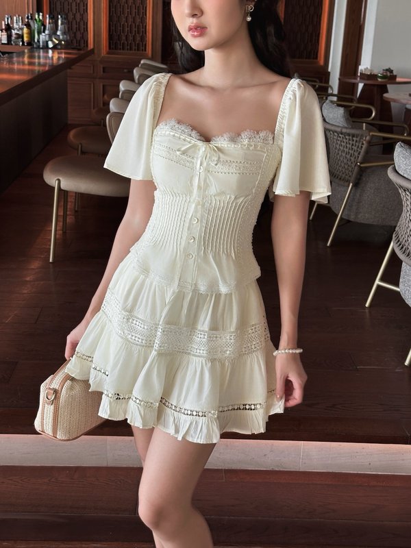 [DEFECT] [Sleeved] Mariella Lace Crochet Padded Top (Belle Yellow, M)