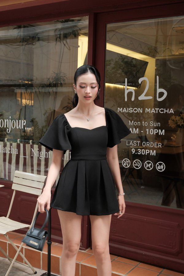 *NEW* [SLEEVED] Lazanne Sweetheart Pleated Romper