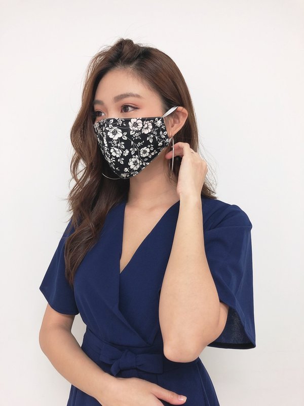 Mono Floral Face Mask